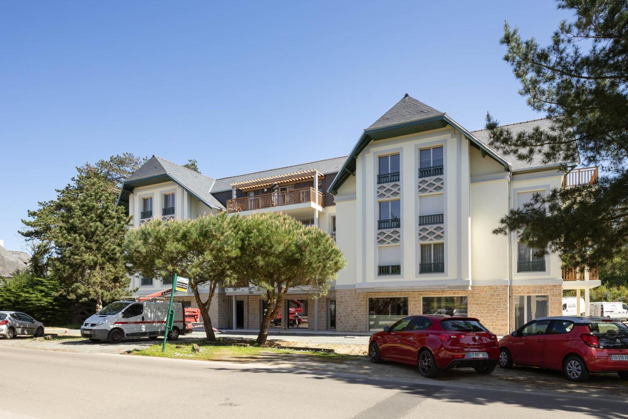 Les Pins 101 - Appt 400m De La